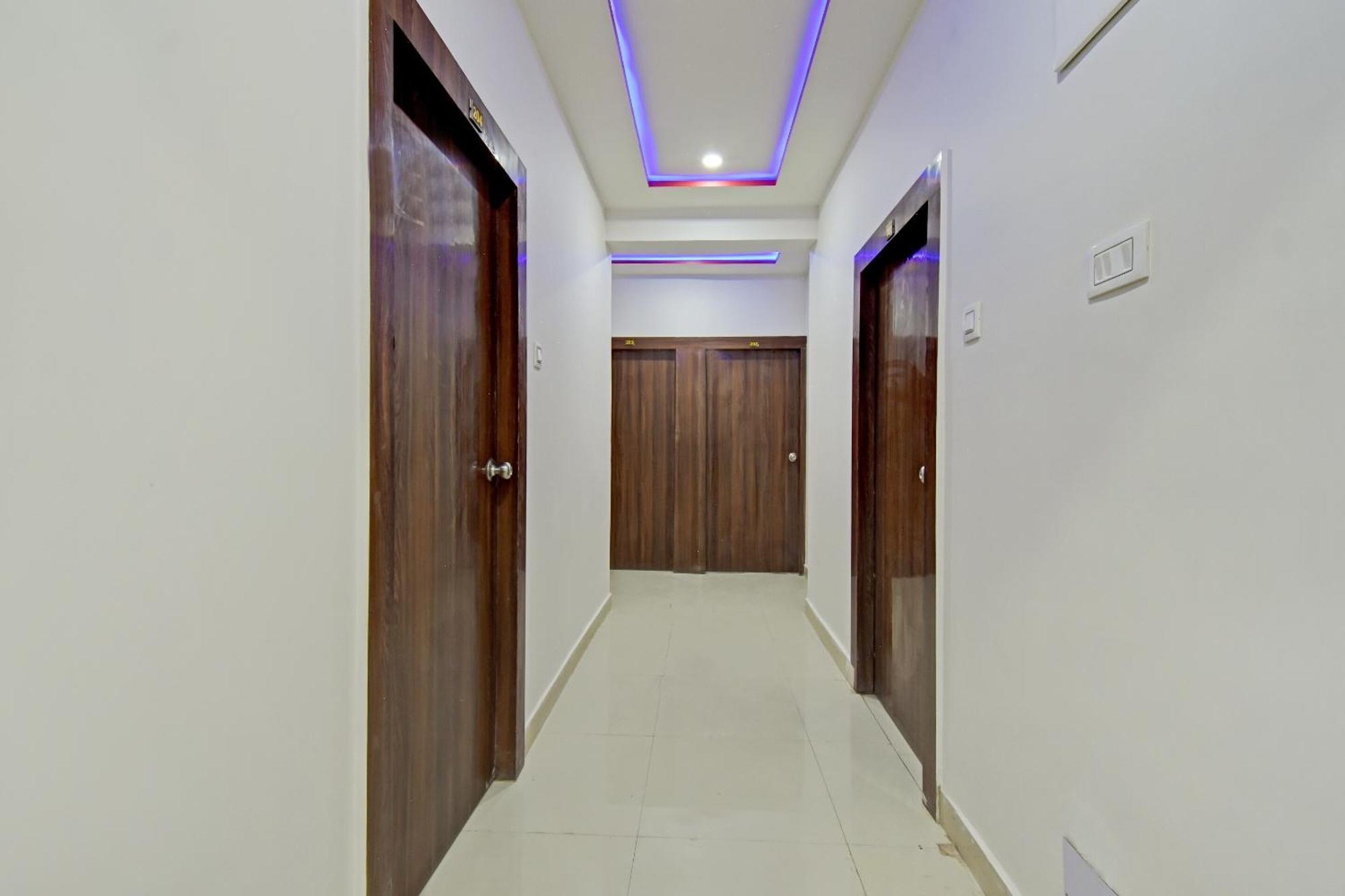 Hotel Flagship 78299 White Stone Hospitality 3*